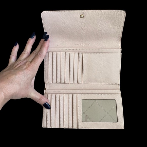 Michael Kors Jet Set Trifold Wallet - Picture 7 of 7